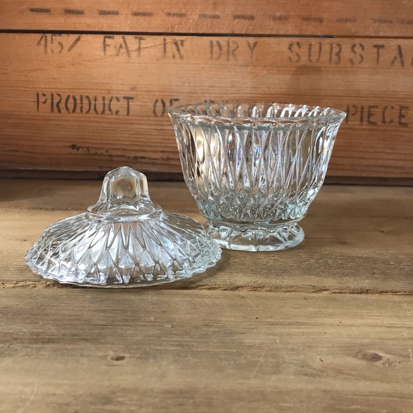 Vintage pressed glass cream and sugar set - Picture 3 of 3